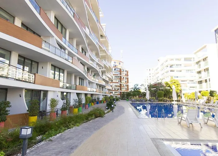 Elegance Penthouse By Holidaykeys