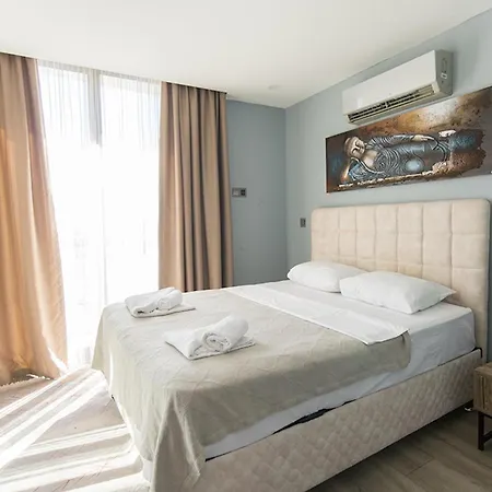 Elegance Penthouse By Holidaykeys