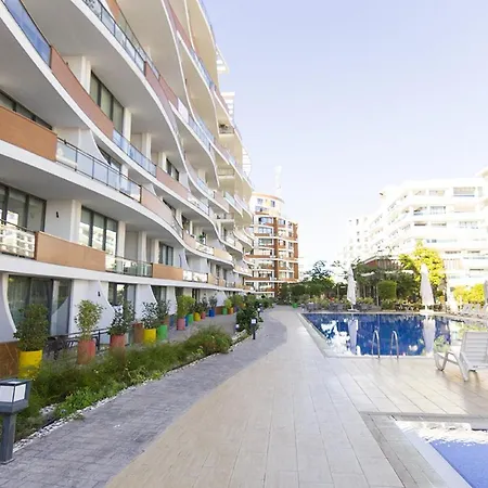 Elegance Penthouse By Holidaykeys