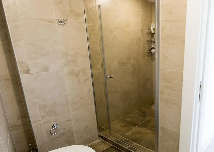 Elegance Penthouse By Holidaykeys *