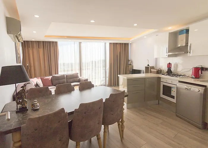 Elegance Penthouse By Holidaykeys